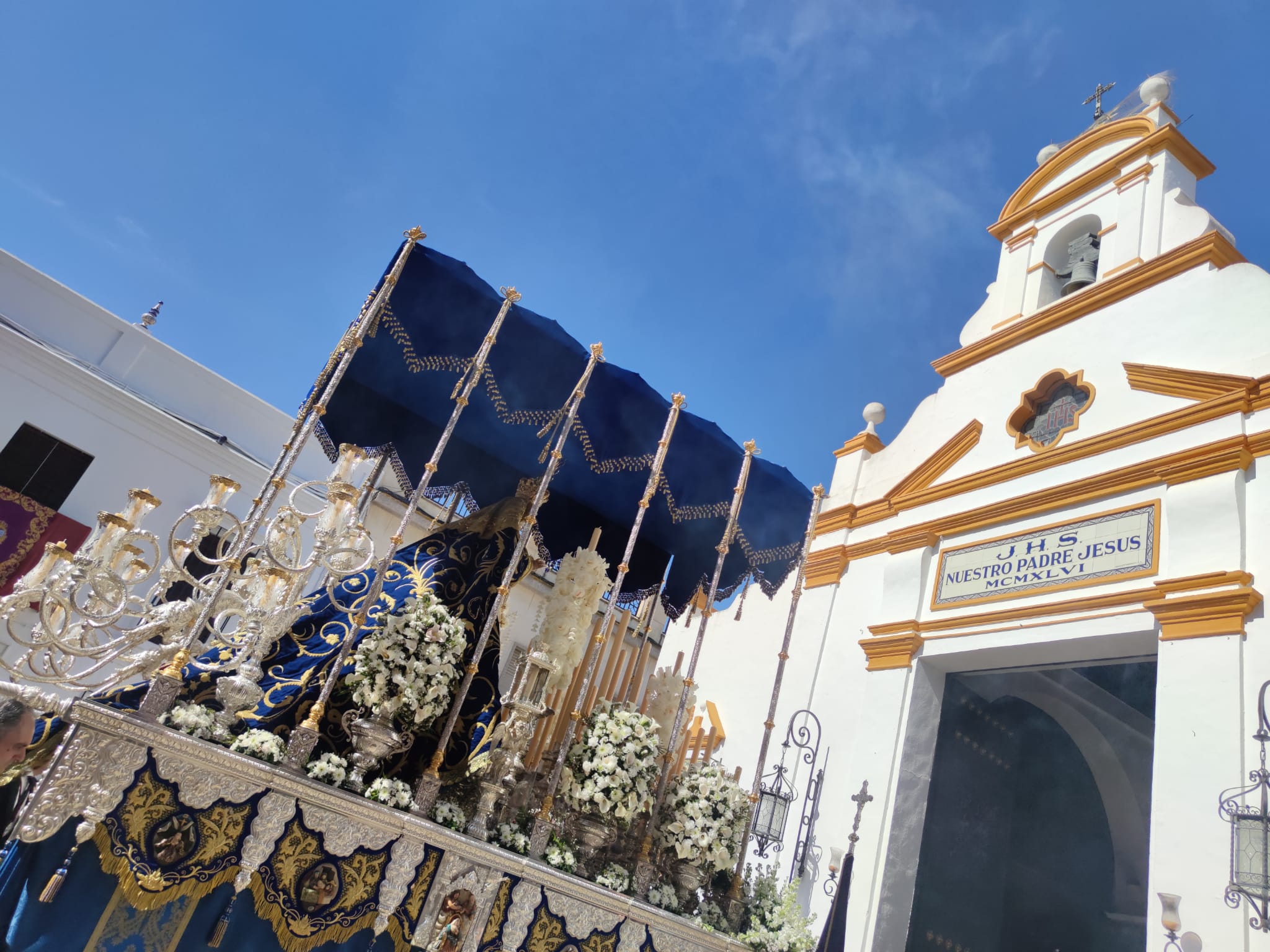 La Virgen de las Alegrías pone el broche de oro a la Semana Santa en Bollullos