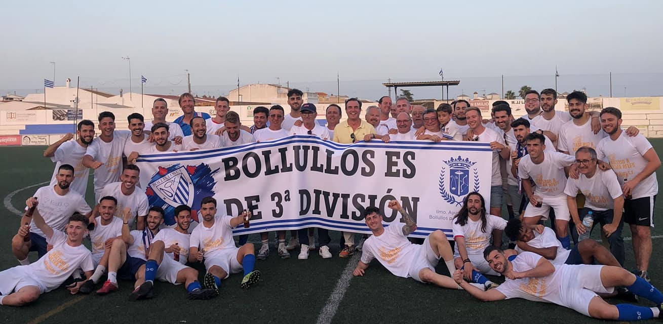 El Bollullos CF está de celebración con su regreso a Tercera División