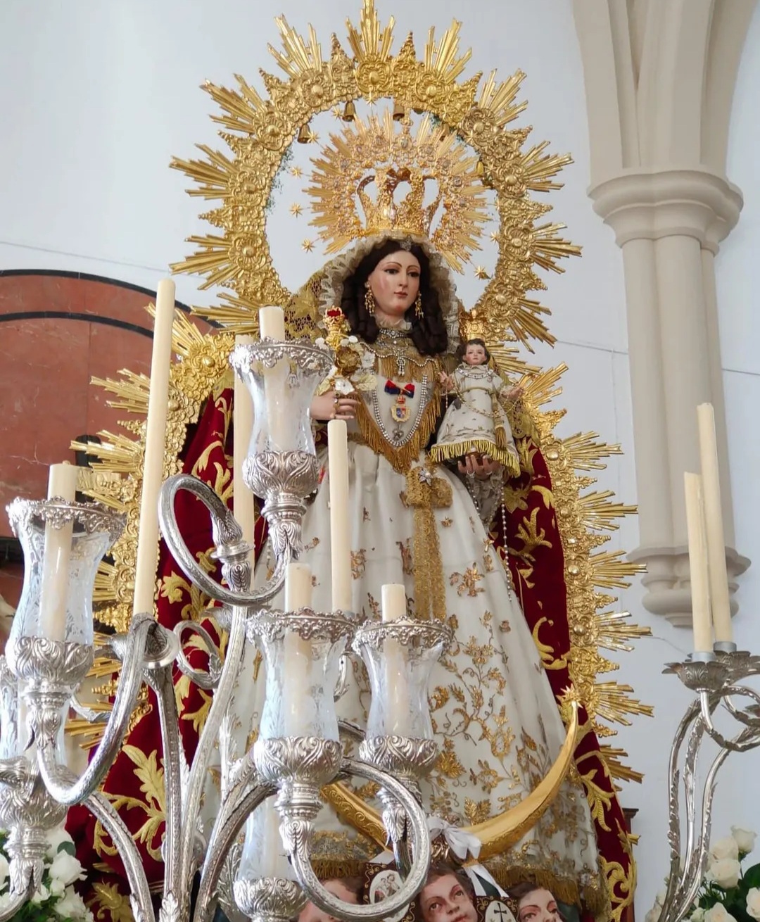 Paterna vive la fiesta grande en honor a su Virgen de las Virtudes