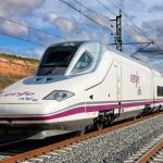 El primer día de conexión Madrid-Andalucía se salda con retrasos medios de 30 minutos y demoras de hasta dos horas