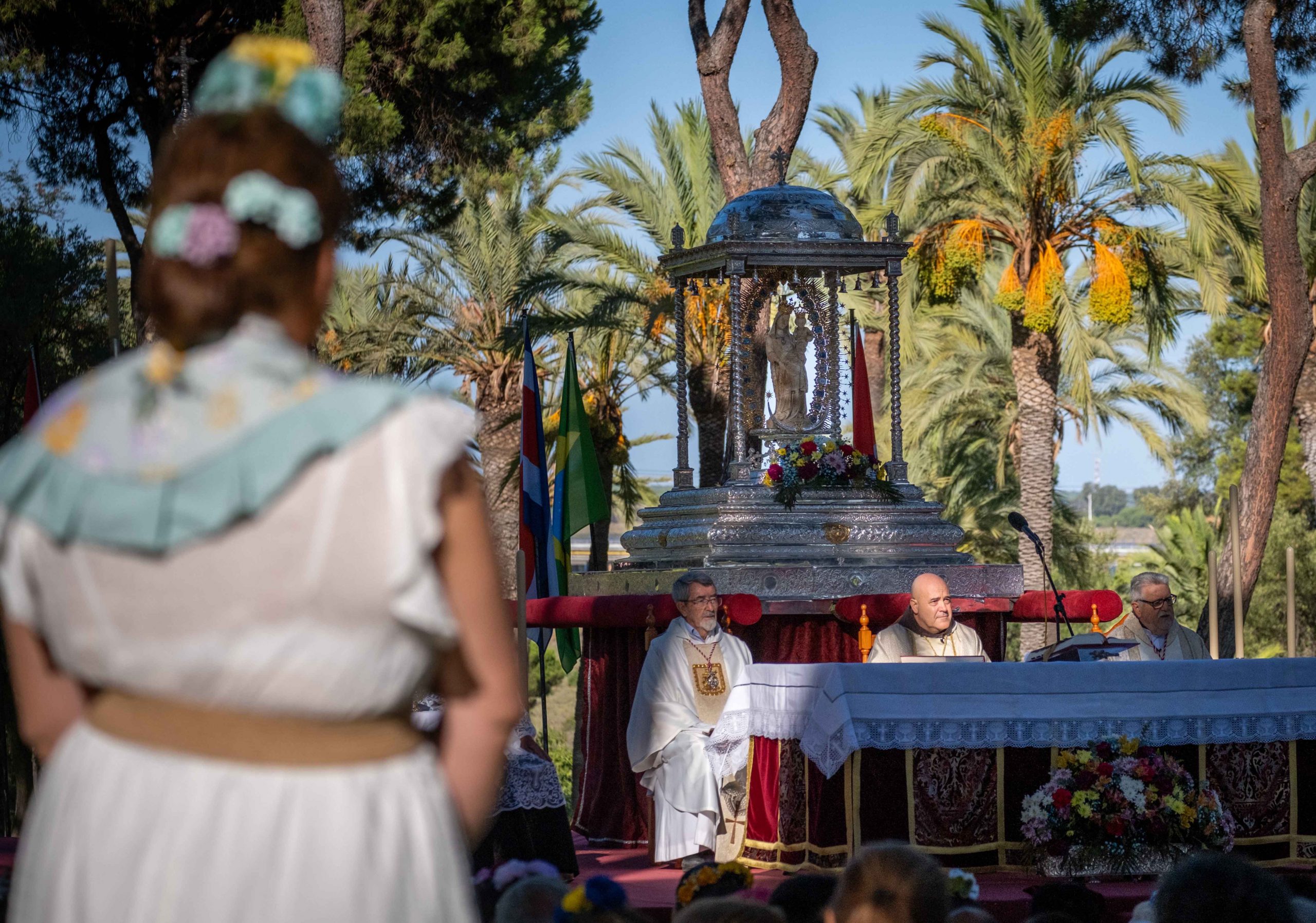 El Presidente de la Diputación vive el día grande de los palermos con su Virgen de los Milagros