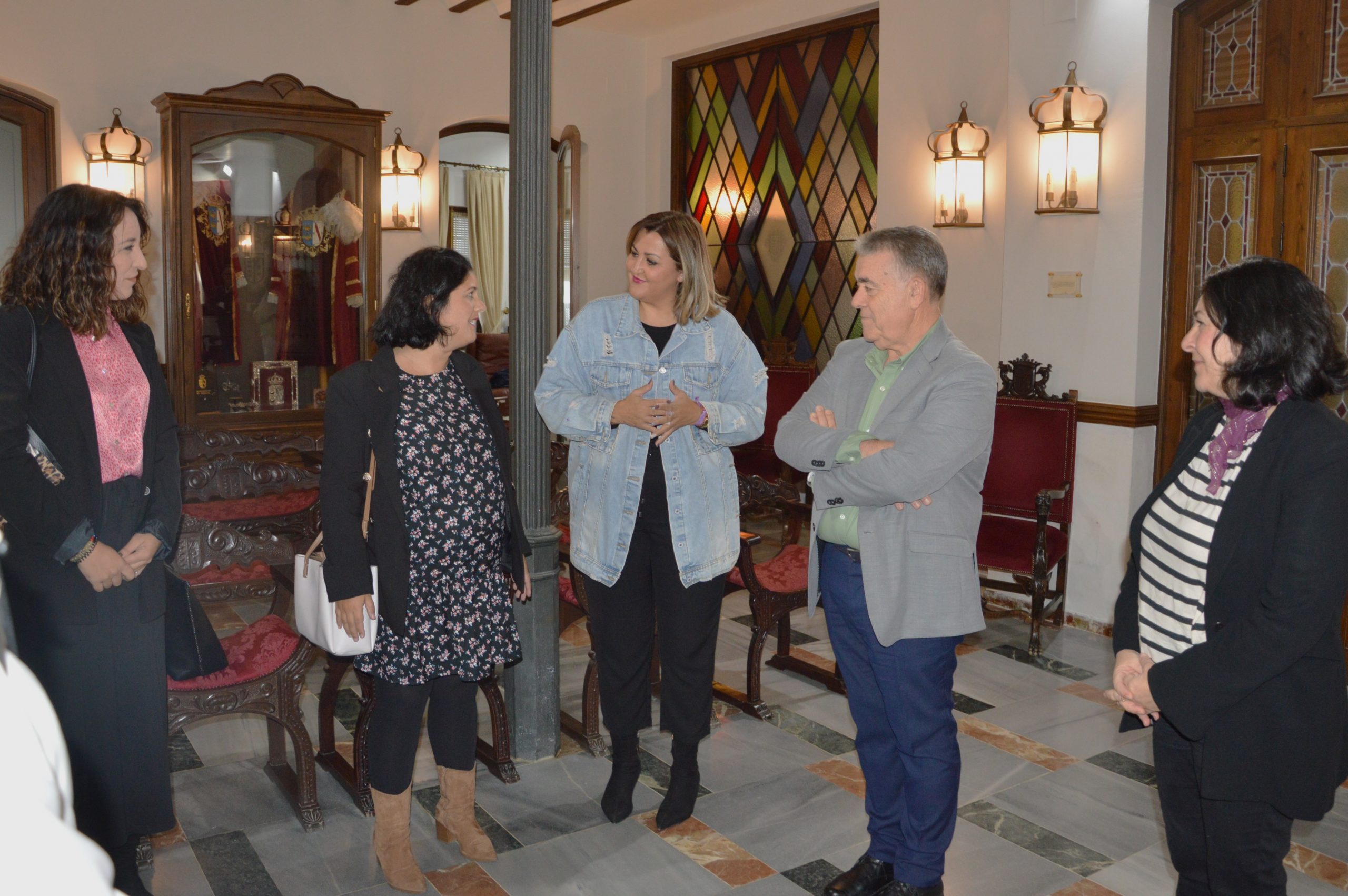 La coordinadora del Instituto Andaluz de la Mujer en Huelva visita Almonte