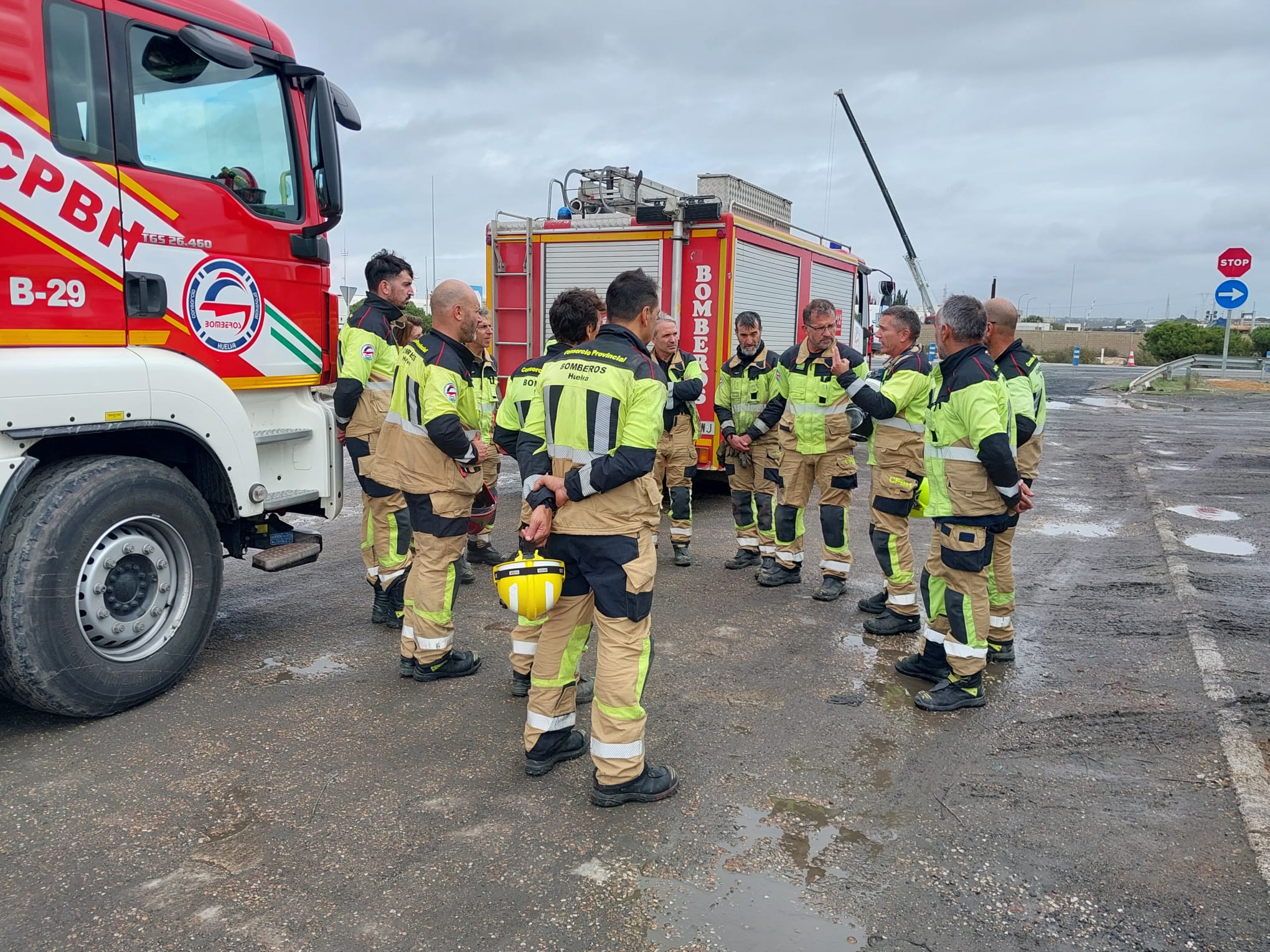 Trece efectivos del Consorcio Provincial de Bomberos participan en un simulacro de emergencia química con supuesto rescate de víctimas