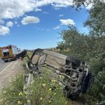 Grave accidente tras la salida de vía de un vehículo en la A-483 del Condado de Huelva este jueves