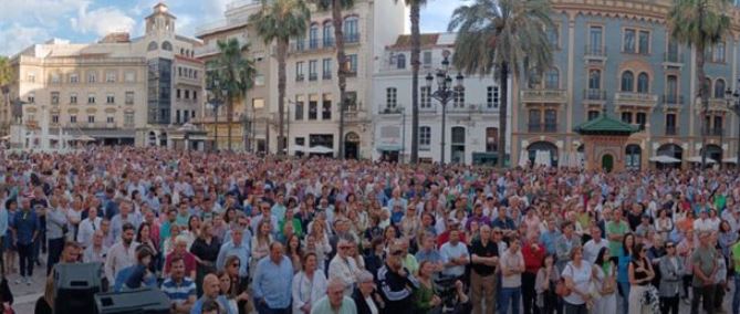 Casi 3000 onubenses reclaman más inversiones para Huelva