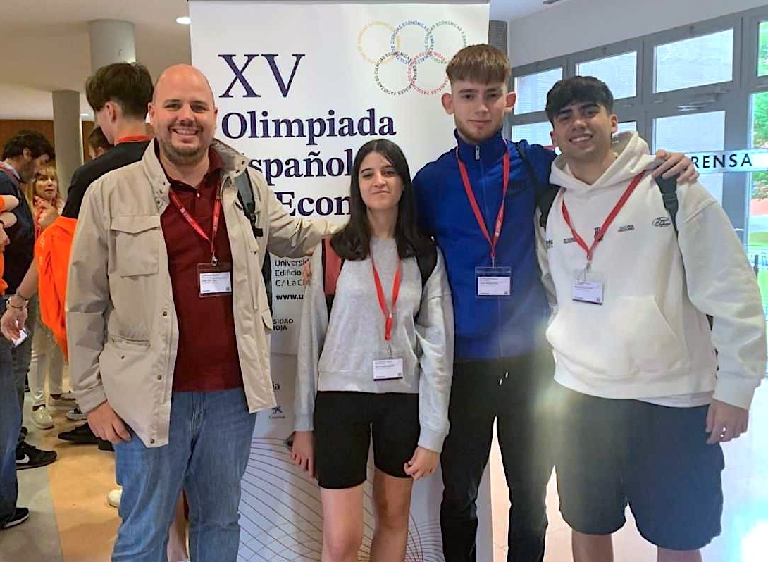 Tres estudiantes del IES Diego de Guzmán y Quesada representan a la UHU en la XV Olimpiada Española de Economía