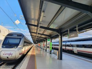 Renfe abre la Alta Velocidad entre Córdoba y Sevilla y restablece la circulación Sevilla-Huelva para Media Distancias