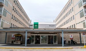 El Hospital Juan Ramón Jiménez asegura que Urgencias está al cien por cien de personal