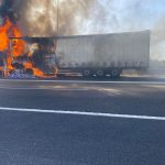 El incendio del camión de la A-49 ya ha sido controlado