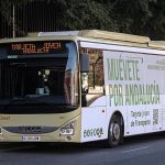 La Guardia Civil investiga a un conductor de autobús por usar el móvil al volante en la ruta Huelva-Punta Umbría