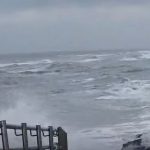 Almonte pide no acercarse al paseo marítimo de Matalascañas al registrarse fuertes oleajes