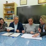 El Ayuntamiento de Almonte renueva su compromiso por la educación permanente con el centro de adultos “Giner de los Ríos” 