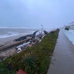 La UME interviene de urgencia en Matalascañas por el grave riesgo estructural del edificio Alcotán