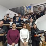 El Ayuntamiento de Palos de la Frontera entrega 54 kits tecnológicos a estudiantes de la localidad