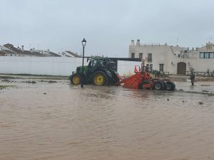 Las lluvias en El Rocío reavivan la alerta municipal sobre el Caño Marín y la colmatación de la marisma 