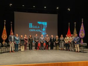 La II Gala Cofrade de Almonte visibiliza trayectorias de compromiso con sus hermandades de penitencia