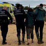 Rescatada una mujer que se encontraba atrapada en un gran lodazal de la Ribera de Cartaya