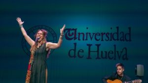 El flamenco feminista de Lourdes Pastor emociona y conciencia en la Universidad de Huelva