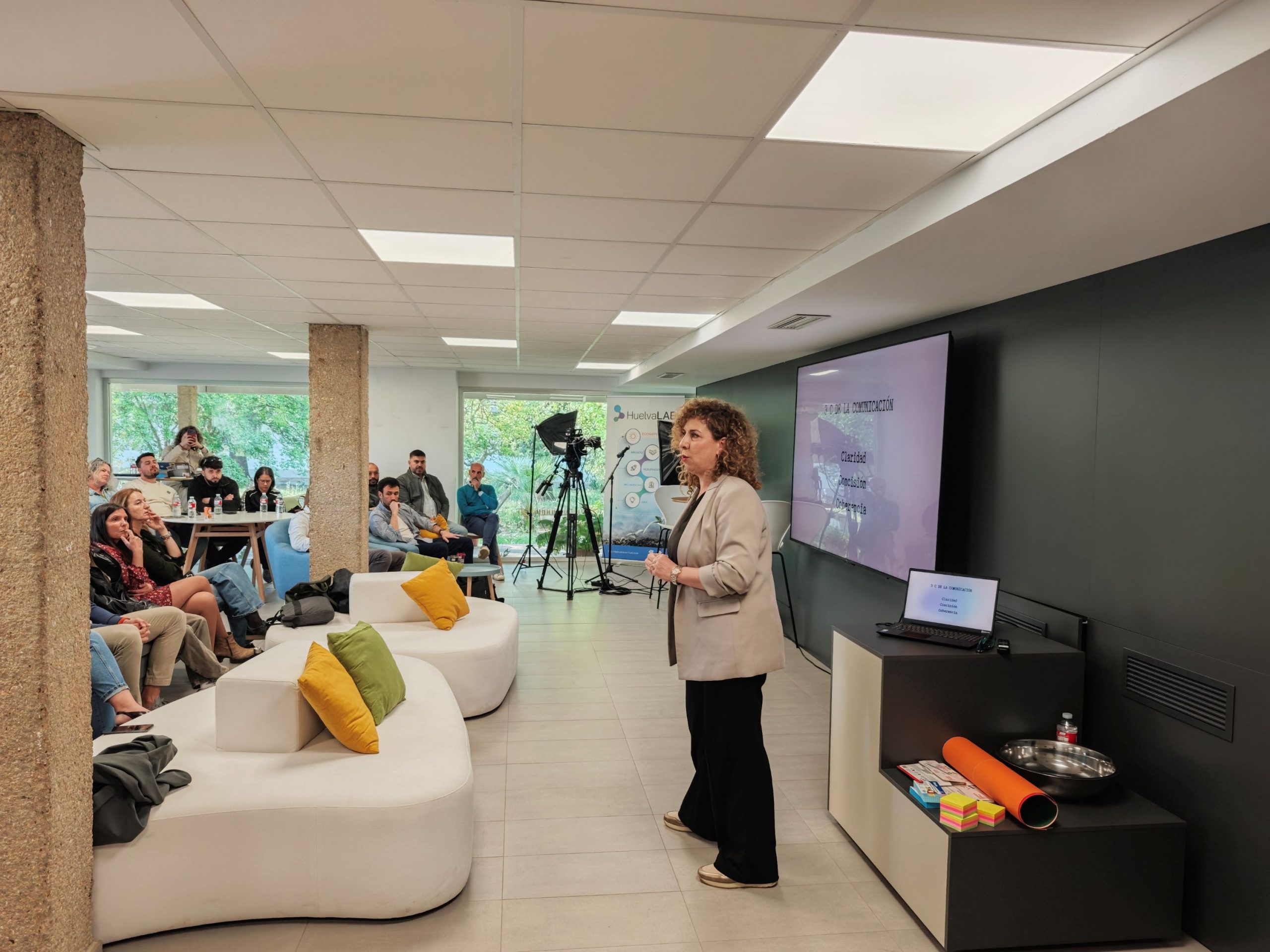 HuelvaLAB impulsa la comunicación eficaz en el agro para avanzar en su digitalización