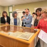 La Biblioteca de la UHU muestra la evolución del libro con la exposición ‘Del papel al e-book’