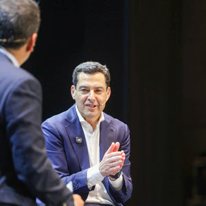 Moreno prevé un escenario electoral ‘muy ajustado’ durante su visita a Huelva