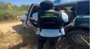 Detenido un tripulante tras un alijo frustrado de 1.200 kilos de hachís en el Río Piedras