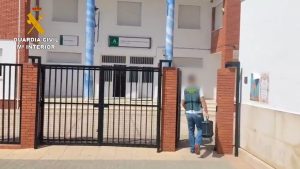 Cuatro menores detenidos por el robo de 8.000 euros en Lucena