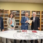 La UHU incorpora un importante ejemplar sobre Tarteso y reivindica la memoria científica de la provincia