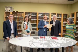 La UHU incorpora un importante ejemplar sobre Tarteso y reivindica la memoria científica de la provincia