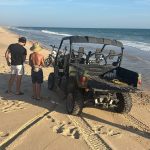 Rescatados dos jóvenes tras quedarse sin batería sus bicicletas eléctricas en el litoral de Doñana