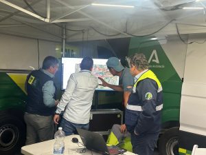 Más de 400 efectivos combaten el incendio de  Castillejos ante el riesgo de un cambio de viento