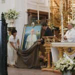 La Hermandad Matriz presenta un retrato del Papa León XIV, obra de Nuria Barrera