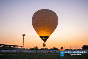 El vuelo en globo aerostático llena de magia la XX Semana de la Juventud de Rociana
