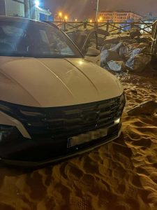 Amanece un vehículo aparcado en plena playa de Matalascañas