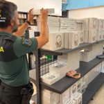 Intervenidos más de 54.000 productos electrónicos y de telefonía falsificados en las provincias de Huelva y Sevilla
