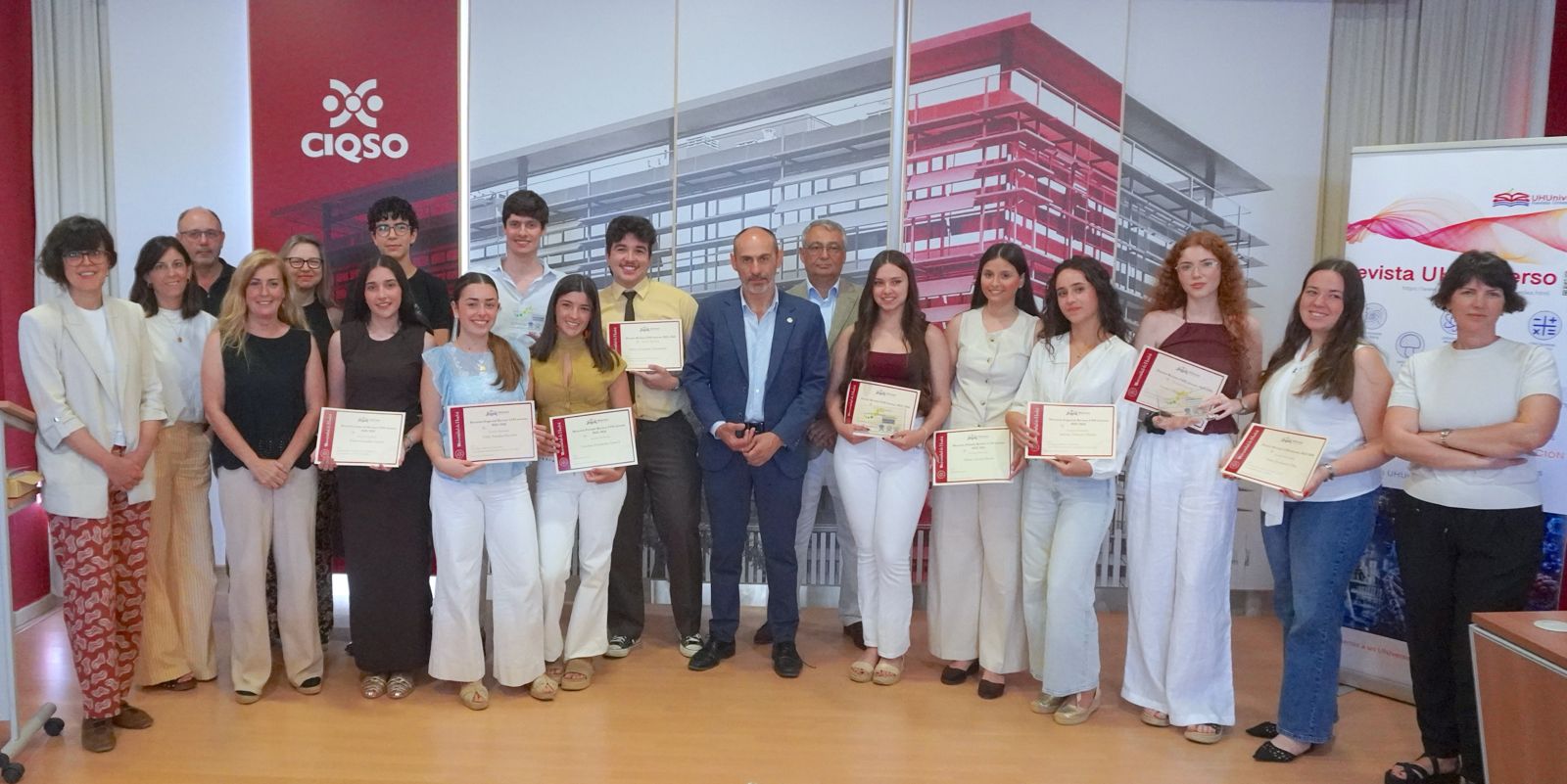 La ciencia sale del laboratorio y conquista a la sociedad: la UHU premia el talento divulgador de su alumnado en los II Premios UHUniverso