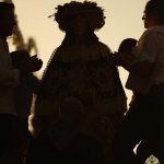 La historia de las manos que cuidan y visten a la Virgen