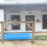La Policía Local retira varias piscinas instaladas en plena calle en El Rocío
