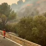El Gobierno refuerza el operativo contra el incendio de Niebla con más de 500 efectivos