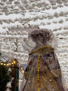 La Virgen del Rocío llega a Almonte bajo la lluvia tras una noche de fervor y emoción