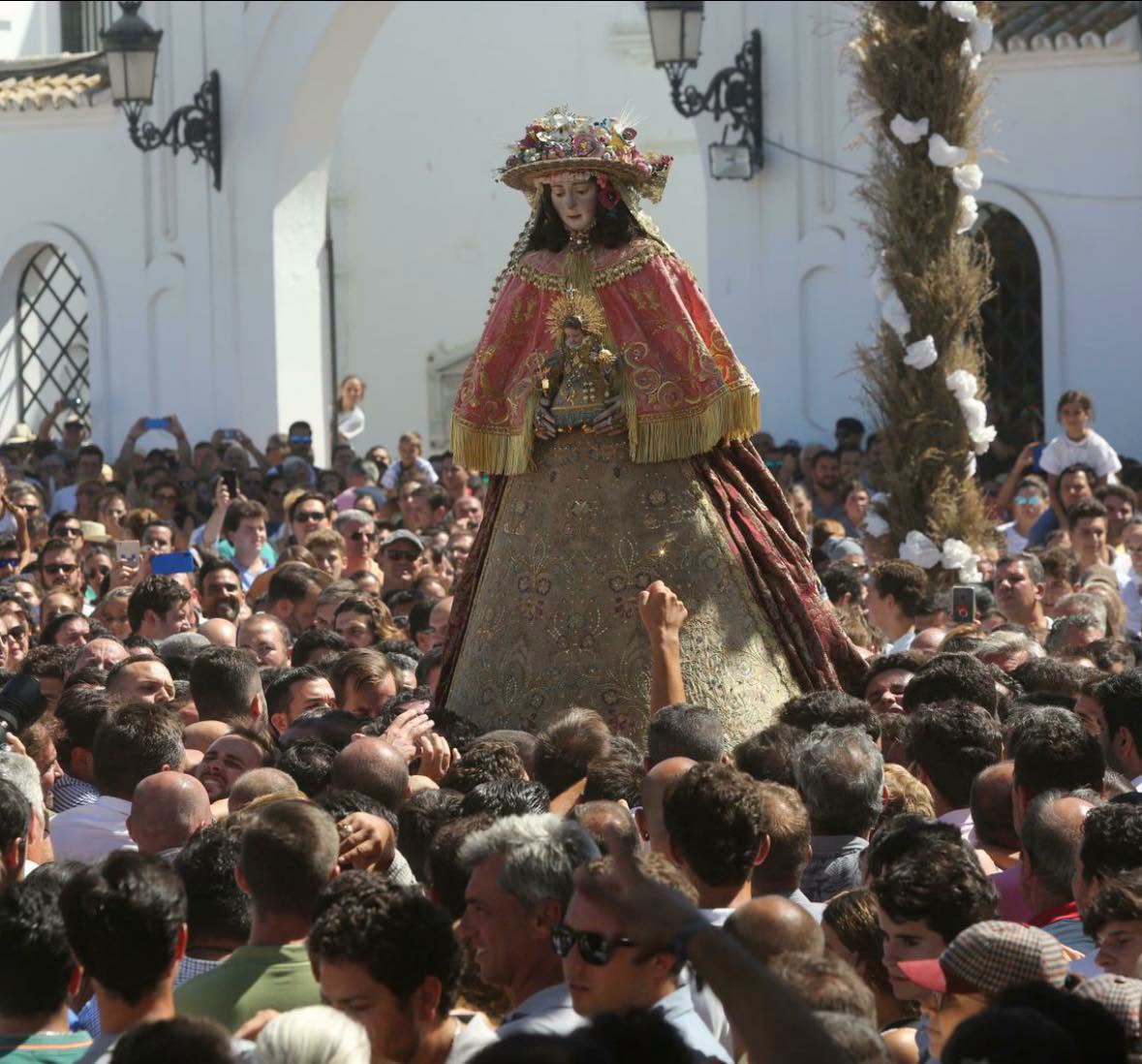 Venida de la Virgen del Rocío: piden que su salida sea al atardecer