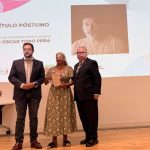 La FAMP reconoce la trayectoria del periodista Óscar Toro con motivo del Día del Cooperante