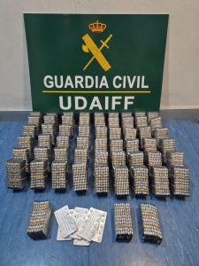 Detenida una persona que transportaba una gran cantidad de medicamentos precursores de drogas en el Ferry procedente de las Islas Canarias