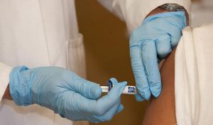 La Junta vacunará de la gripe a 90.000 menores de 3 y 4 años en colegios con vacuna intranasal
