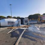Vuelca un camión en la carretera A-5053