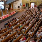 Diputación y Cruz Roja celebran el mes de las personas mayores con el encuentro “Bienestar y salud: sumando vida a los años”